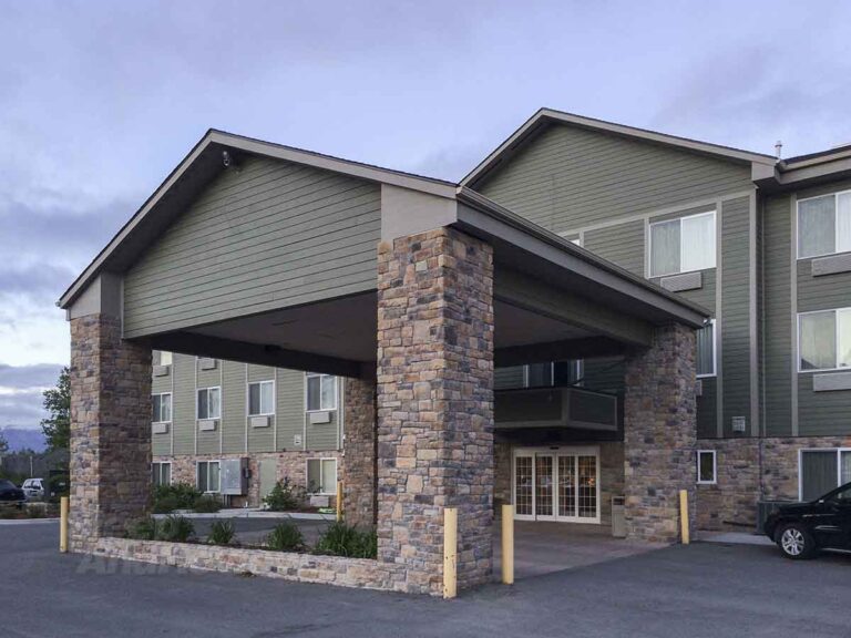 Beware! The Comfort Suites Anchorage Airport (Alaska) is cheap and noisy