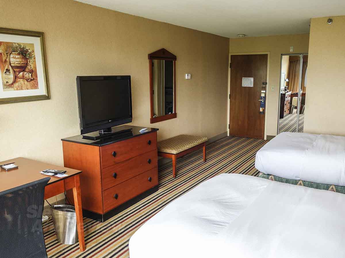 Knoxville Hilton room overview
