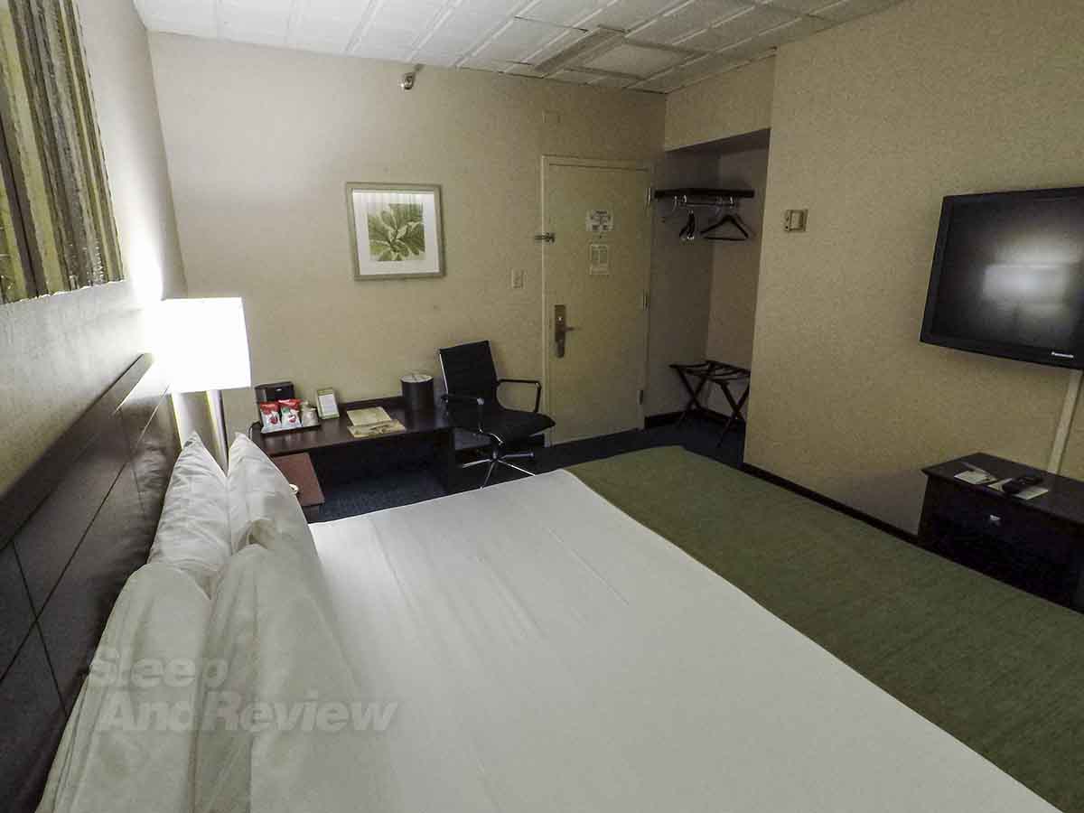 Miami International Airport Hotel disappointing room