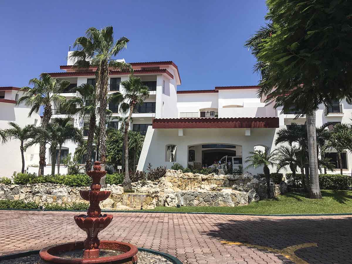 Royal Cancun All Suites exterior