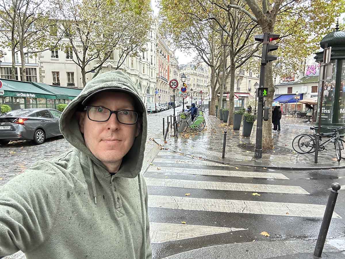 Scott Leazenby in Paris