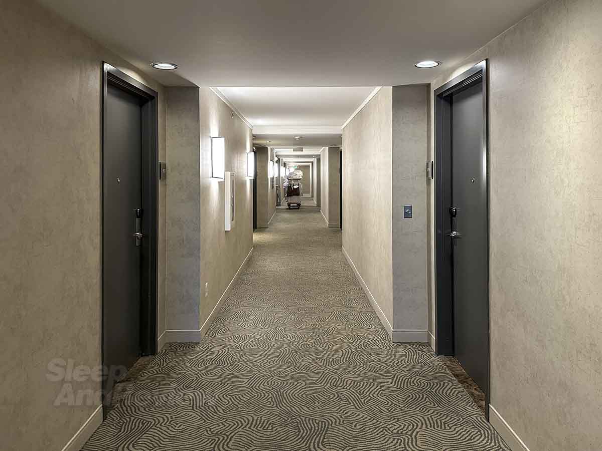 Westin DTW guest room hallway