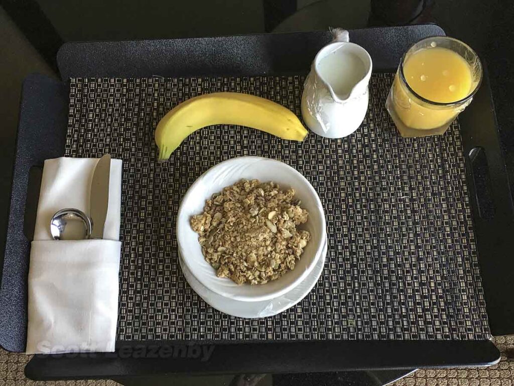 Hilton ORD room service breakfast oatmeal and banana