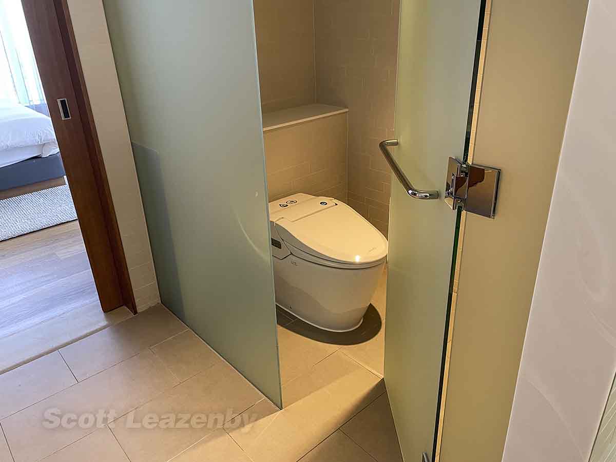 Incheon Grand Hyatt suite toilet