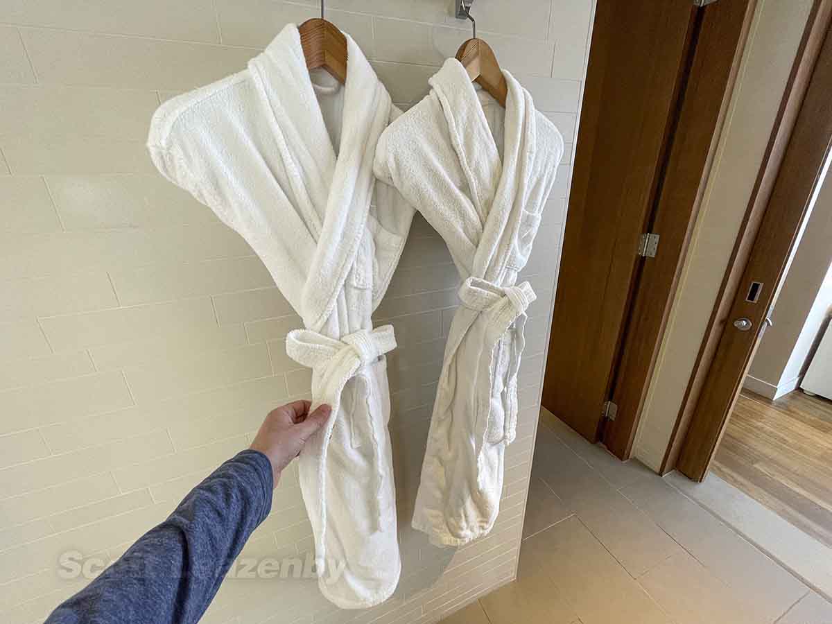 Incheon Grand Hyatt bathrobes