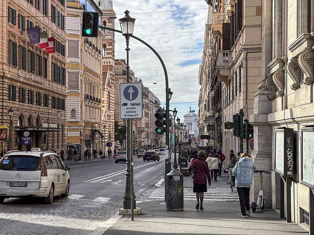 Walking down the street in central Roma