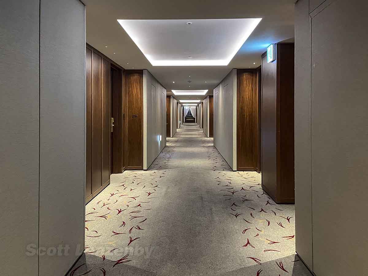 Lotte Hotel Seoul executive tower guest room hallway