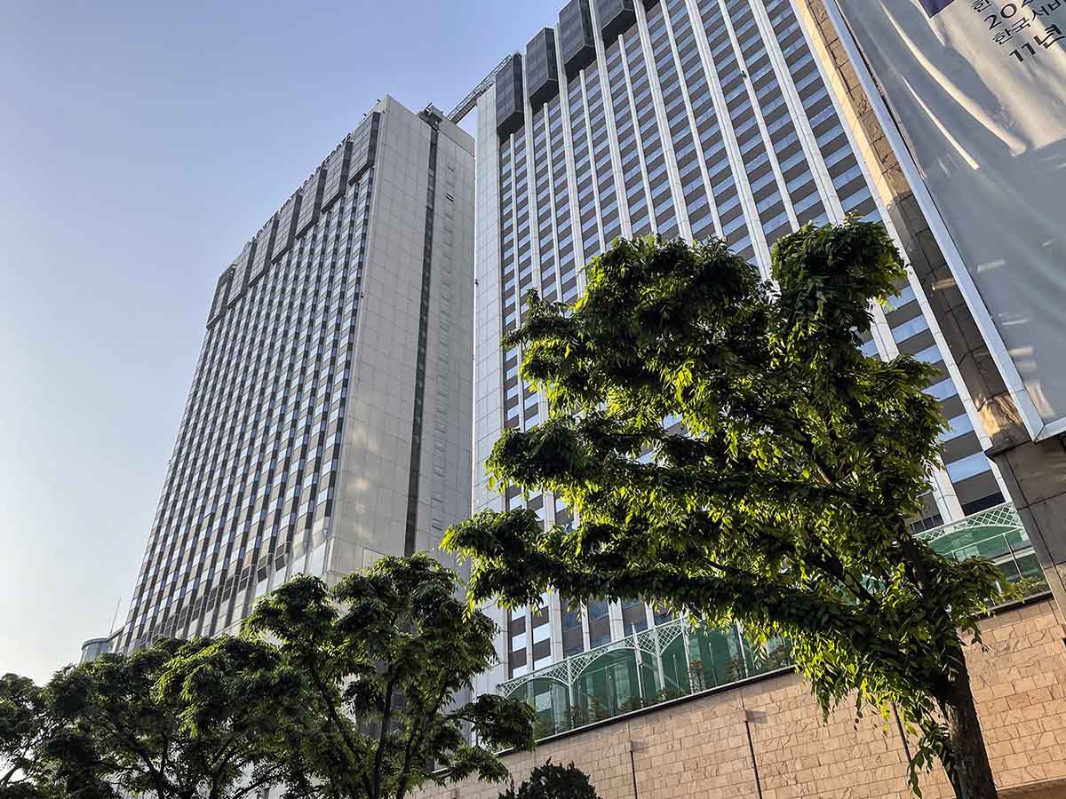 Lotte Hotel Seoul view from street