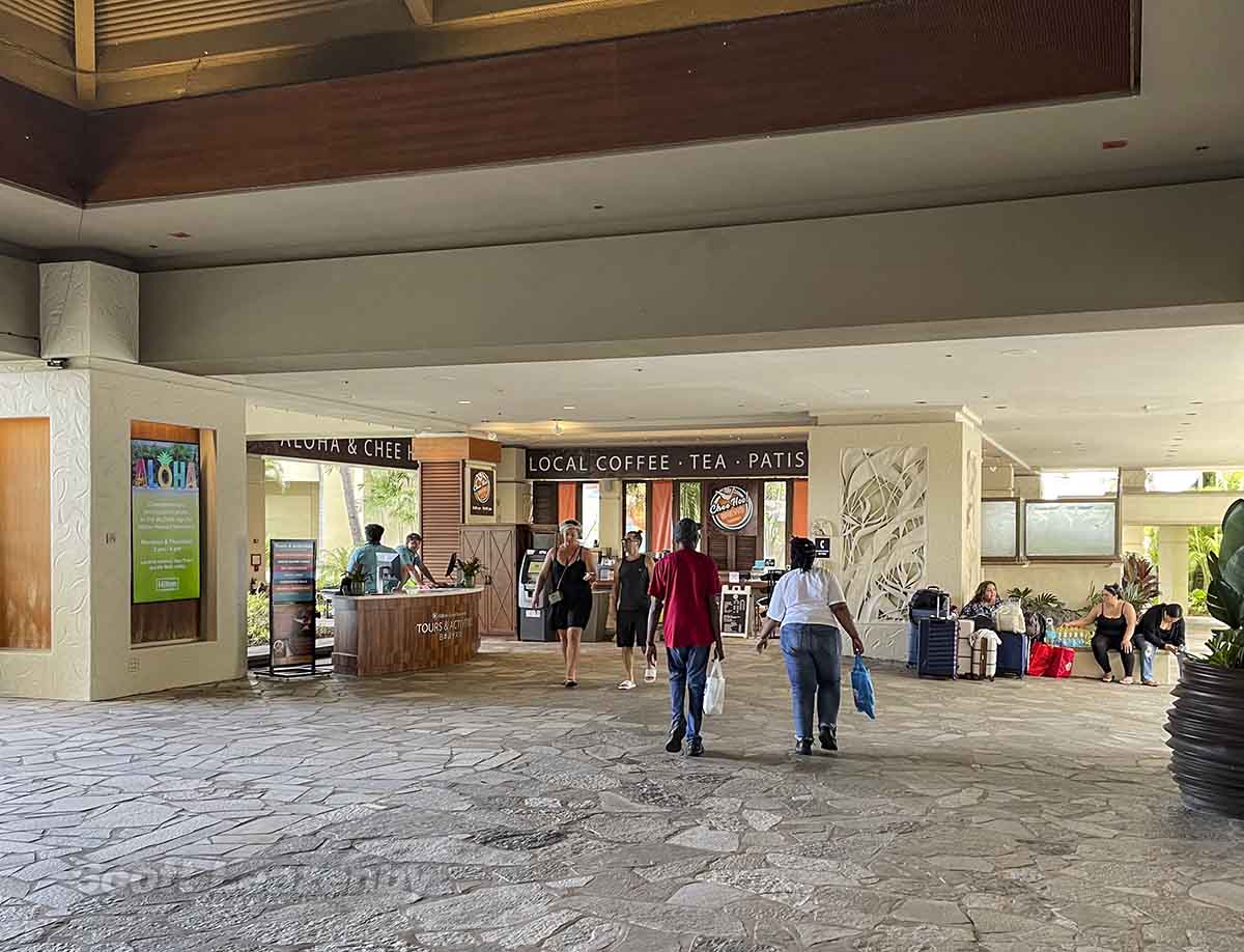 Hilton Hawaiian village lobby shops