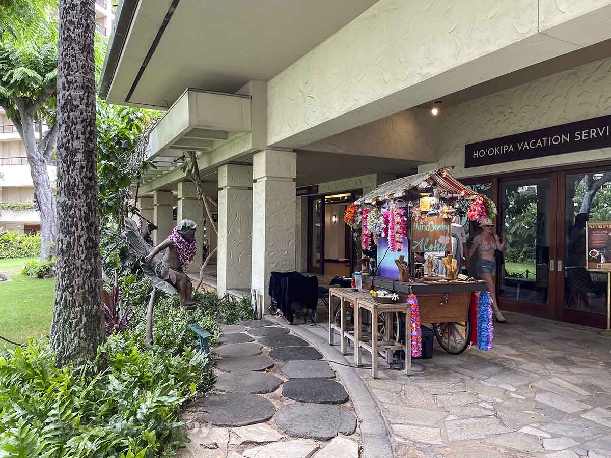 Hilton Hawaiian village shops 