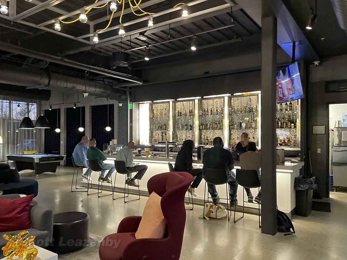 Aloft CLT lobby bar