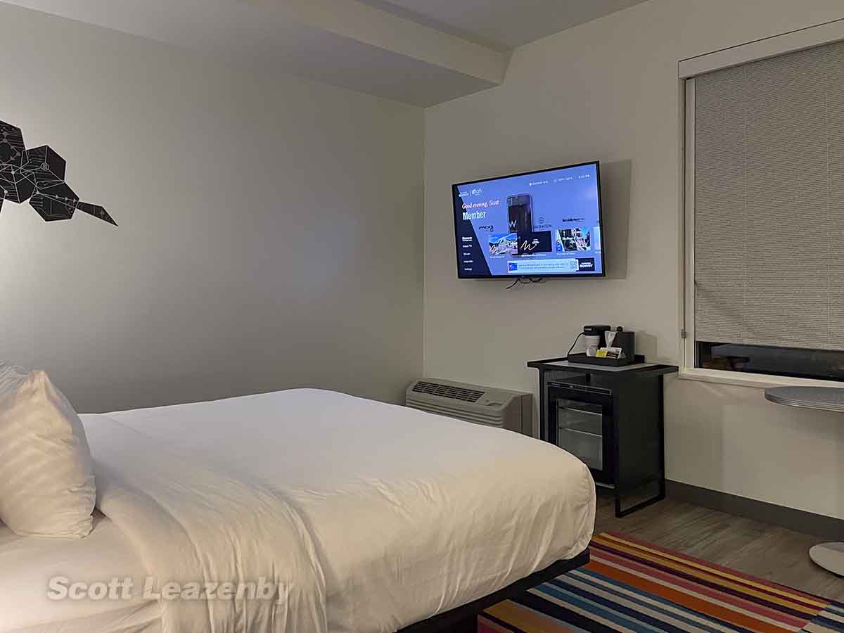 Aloft CLT king bed