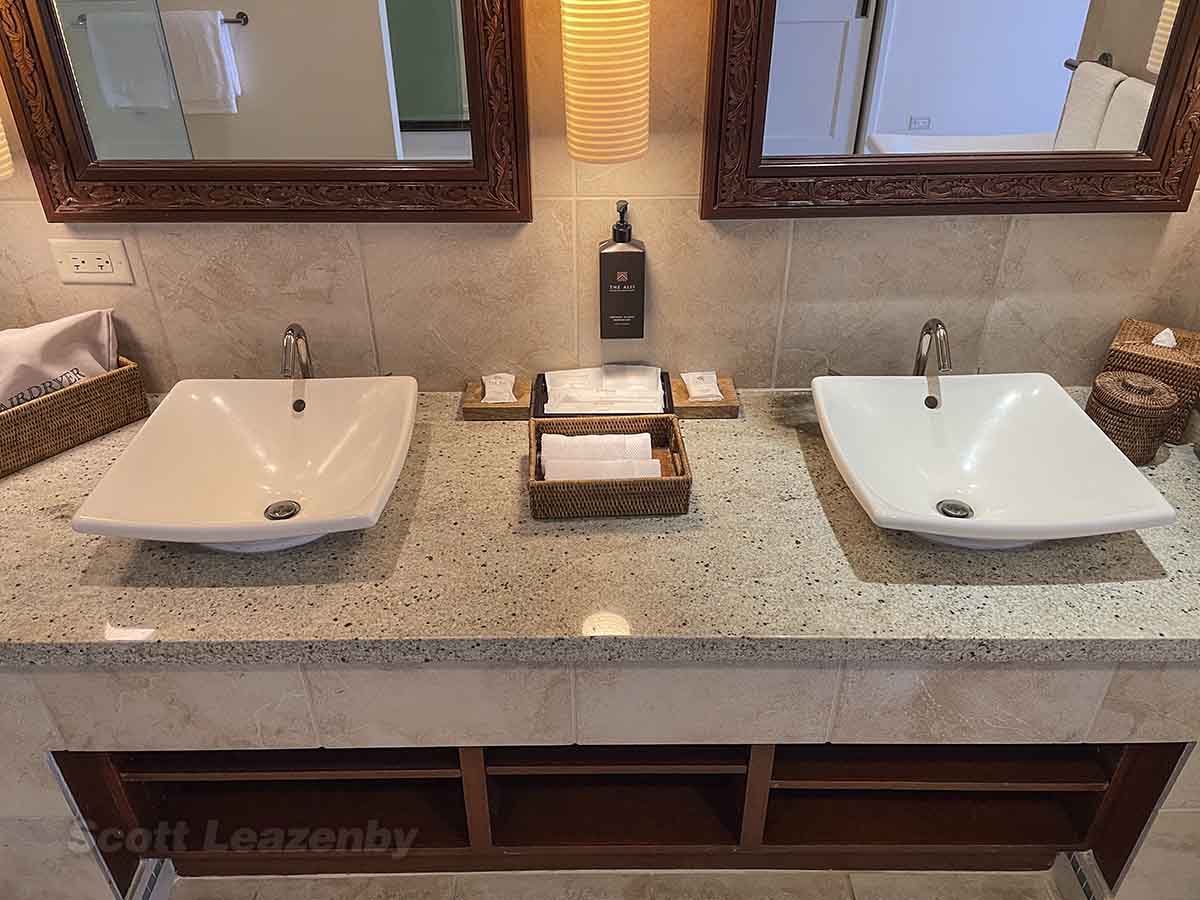 Bathroom vanity