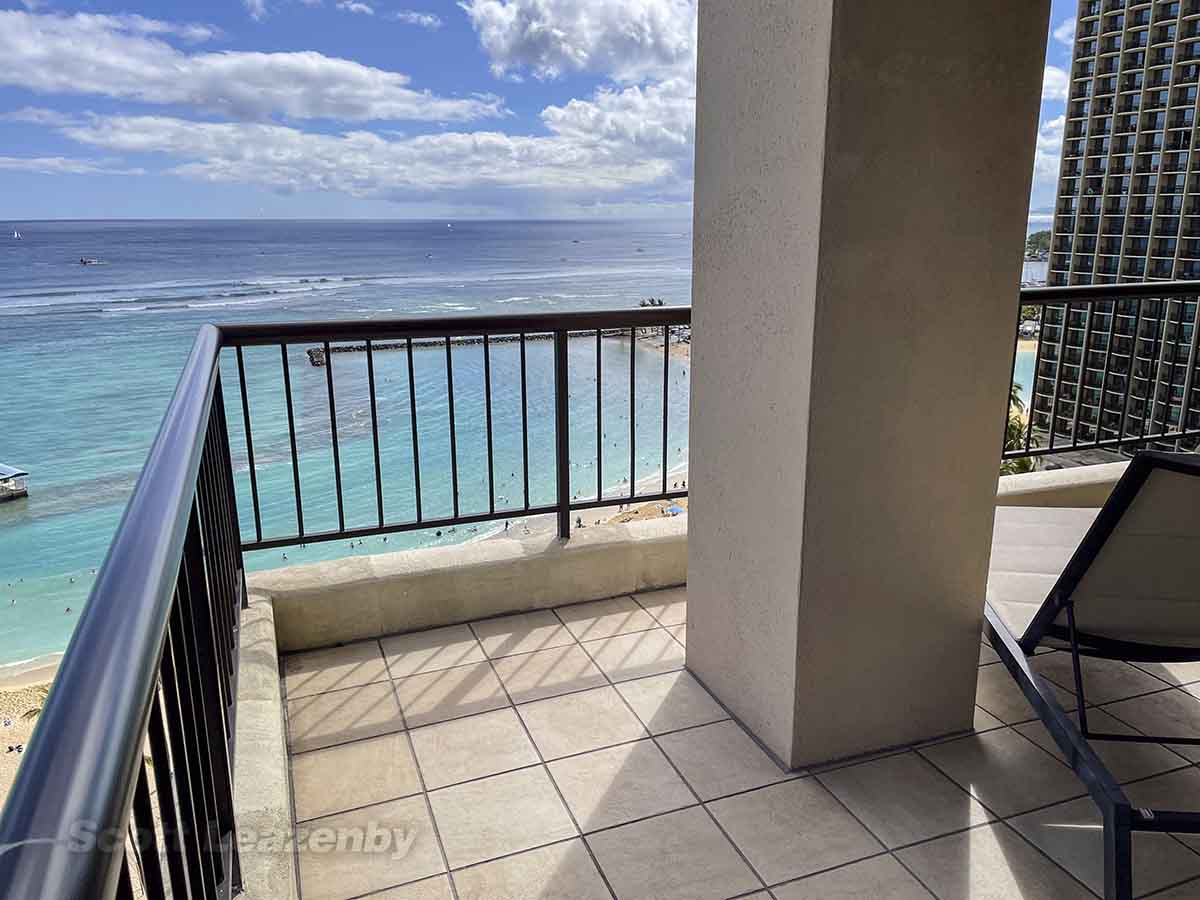 Hilton Hawaiian Village Ali'i Tower corner room balcony