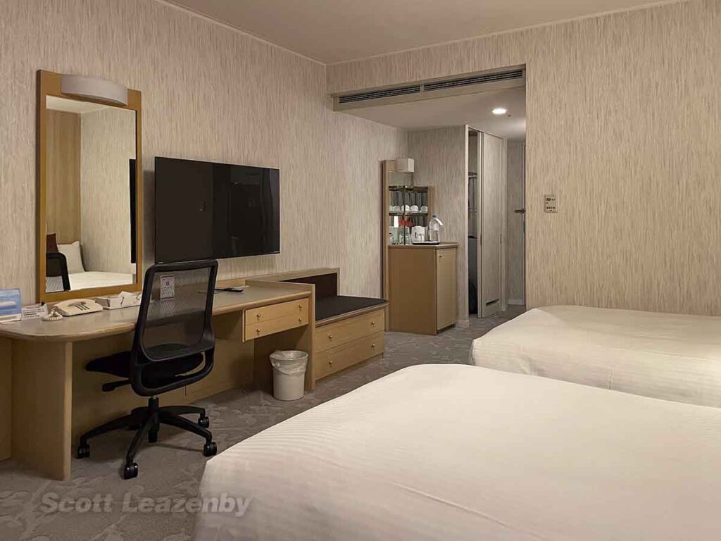 Nikko Hotel NRT room size