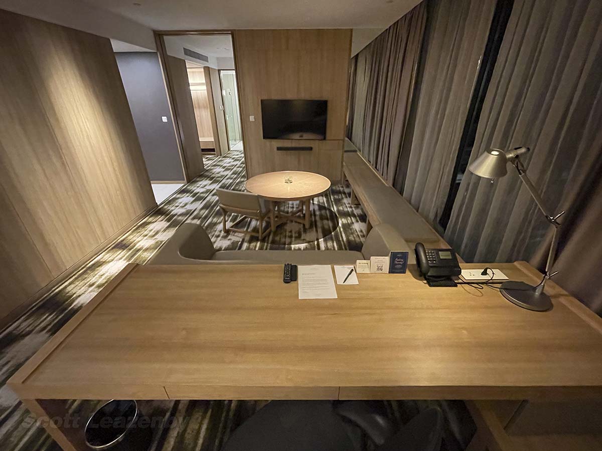 Crowne Plaza hotel Changi airport suite overview