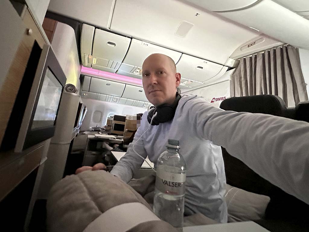 Scott Leazenby airline reviews on SANspotter.com